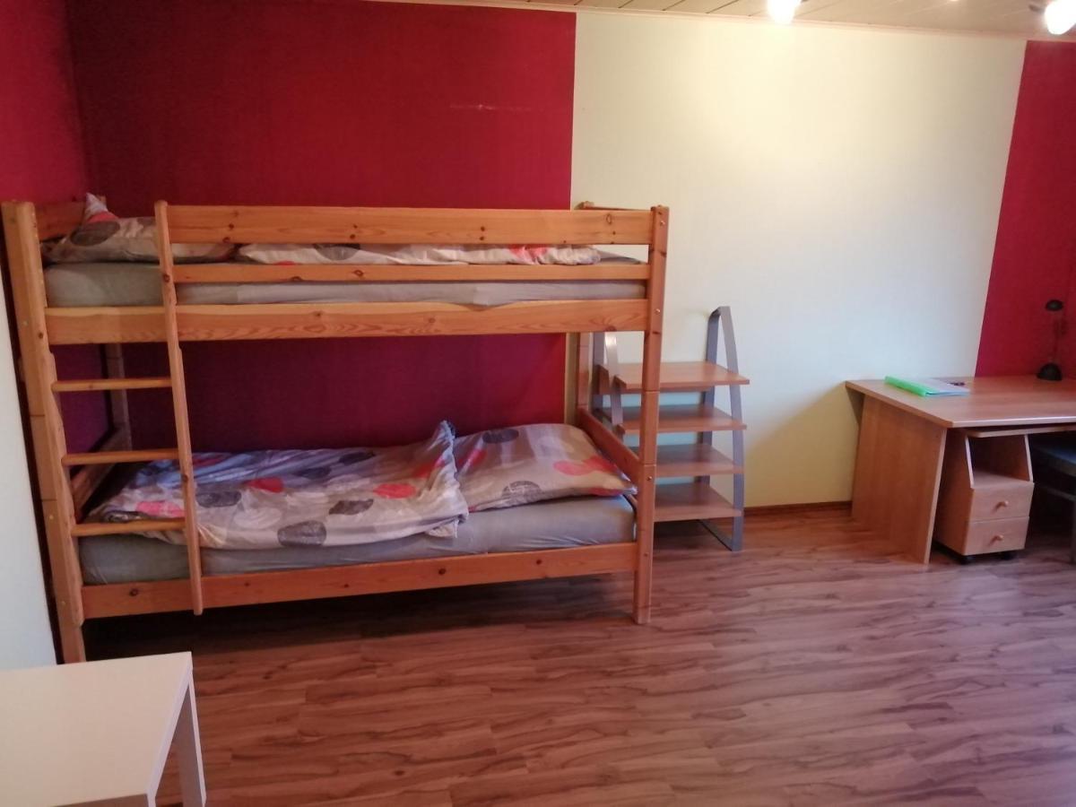 Moderne Ganze Ferienwohnung 1Km Zum Funpark Und Nur 15 Minuten Nach Nuernberg 齐恩多夫 外观 照片